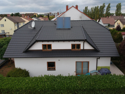 Referenz von HBV Dach: fachgerecht beschichtetes Dach mit homogener Oberfläche – Referenzobjekt 8